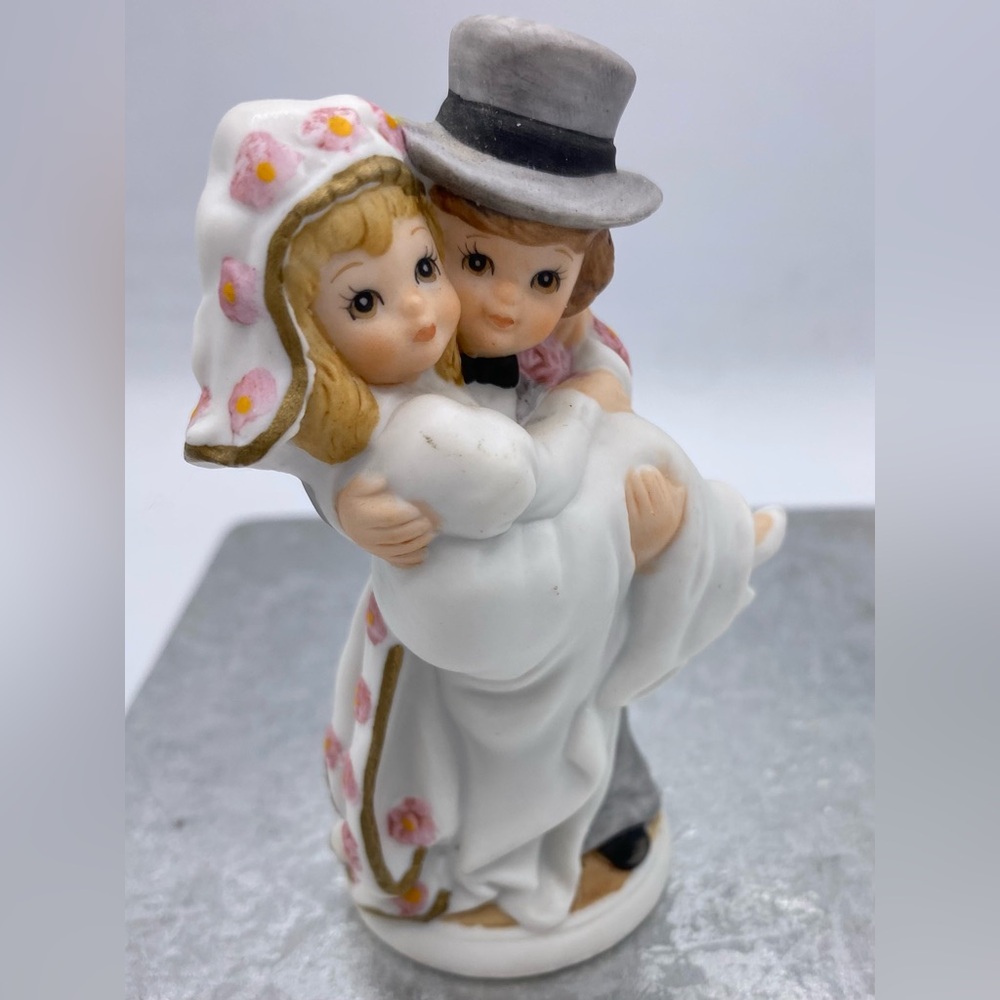 Vintage Lefton China Bride and Groom Figurine “ Christopher Collection “ Topper - Picture 5 of 8